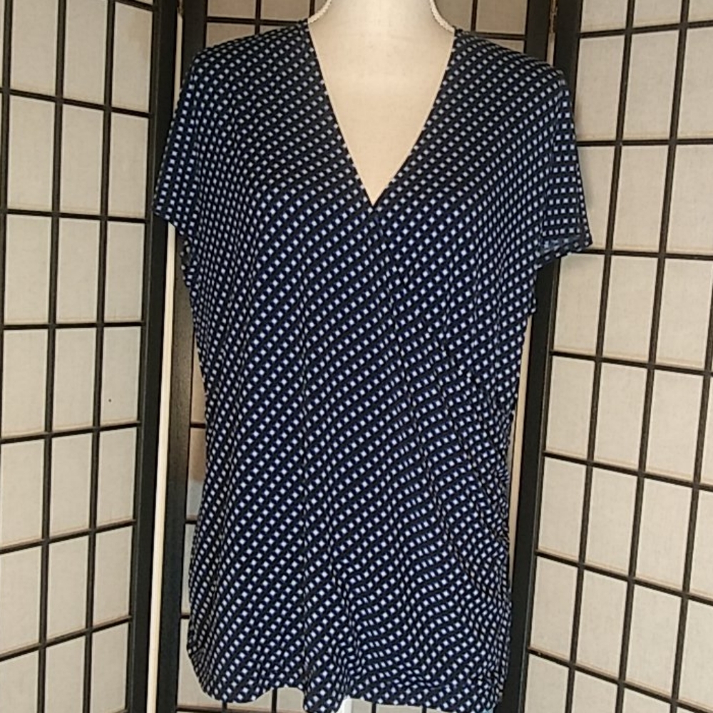 Lane Bryant Short Sleeve V-Neck Blouse